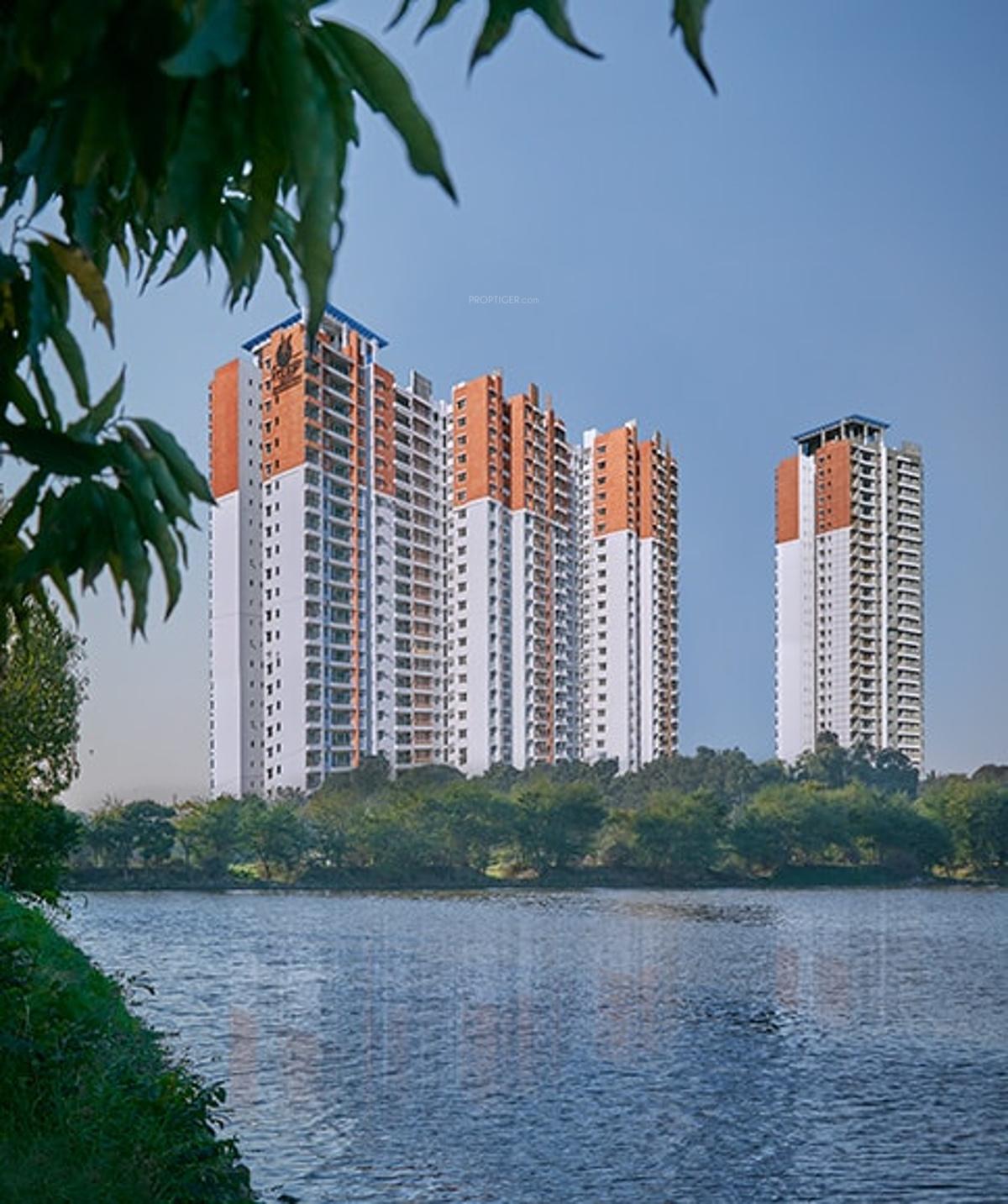 Misty Waters Vista Tower