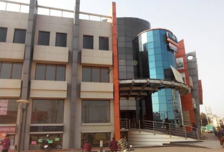 boom-plaza Elevation