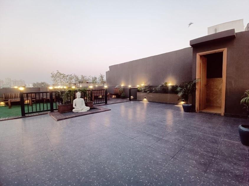 esencia Terrace Garden